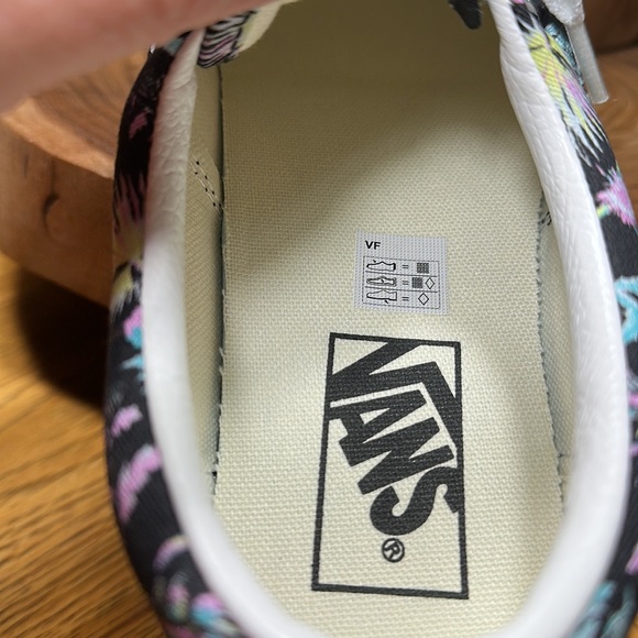 *NWOT* VANS Era Paradise Floral Sneaker - Picture 15 of 16